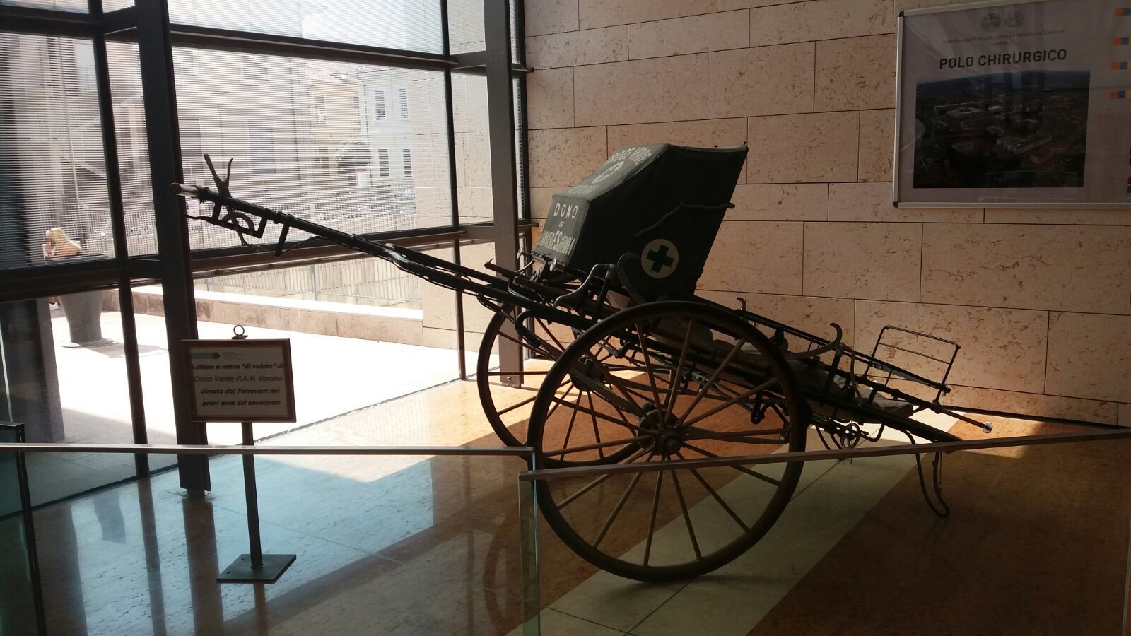 Lettiga a mano di volata, Borgo Trento Hospital, Verona (1).jpeg